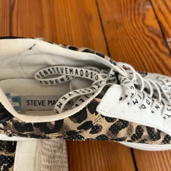 Steve Madden Amalfi Canvas Sneakers ~ Leopard Pattern ~ Size 7.5 - Picture 4 of 5